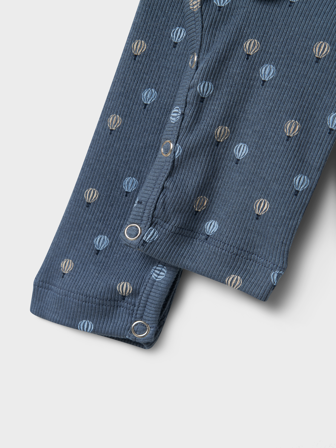 model_shot-front_full